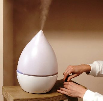 How does a humidifier work