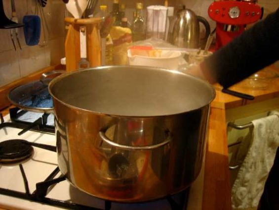 boiling water for a humidifier